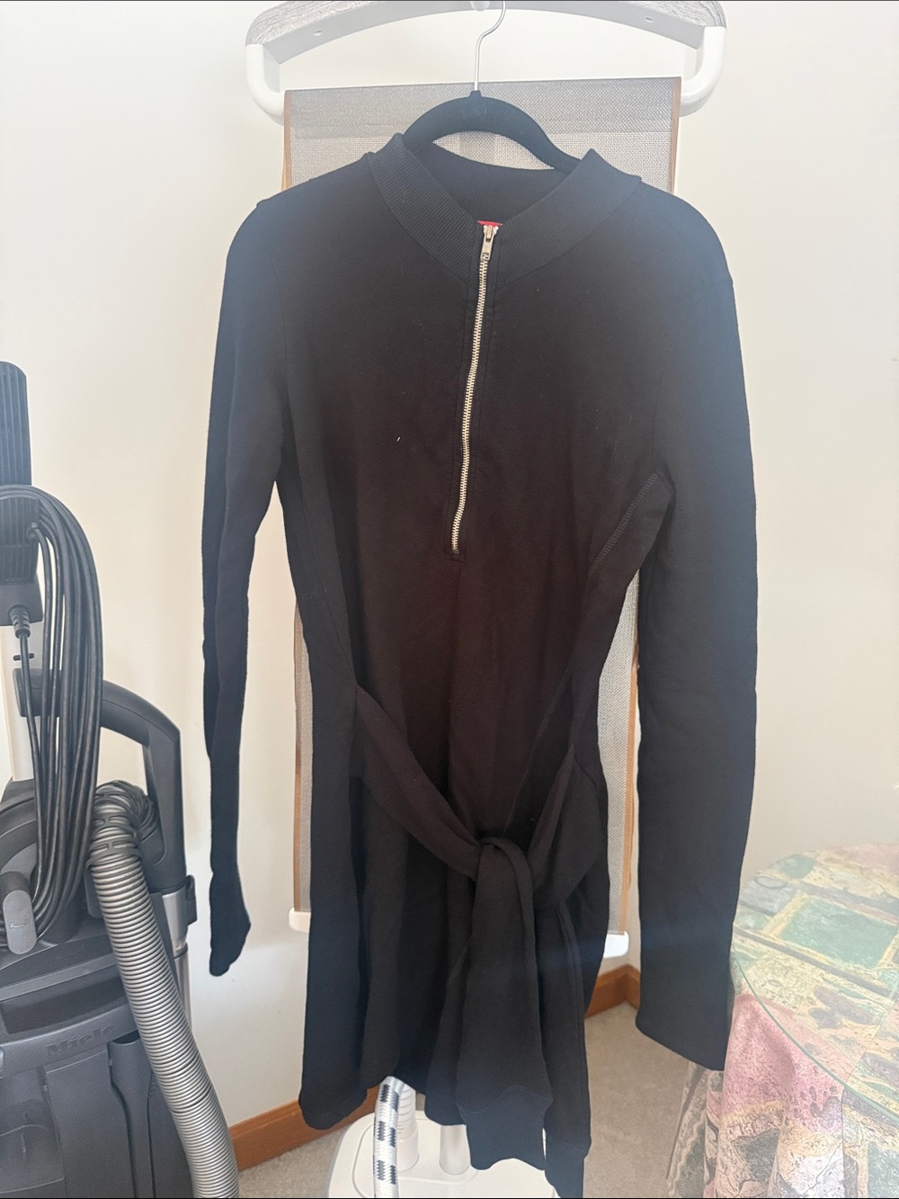 Long-Sleeve Black Knit Zip-Front Dress with Tie Waist